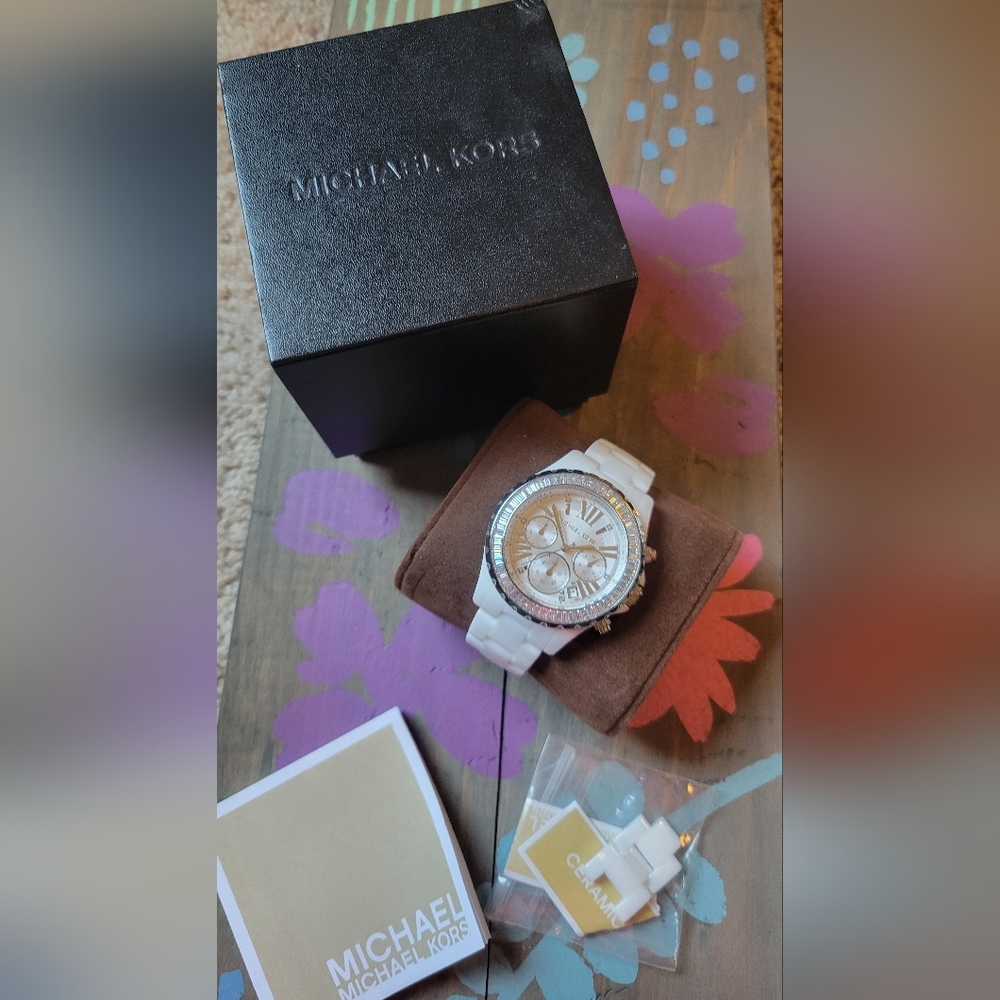 Michael Kors Madison white ceramic watch MK5733 - Picture 3 of 5